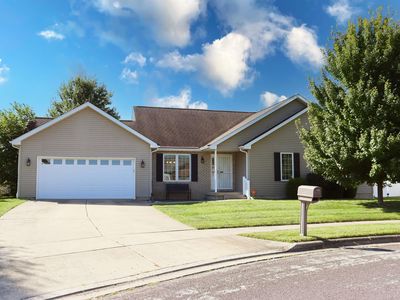 1908 Vicksburg Ct, Pekin, IL, 61554