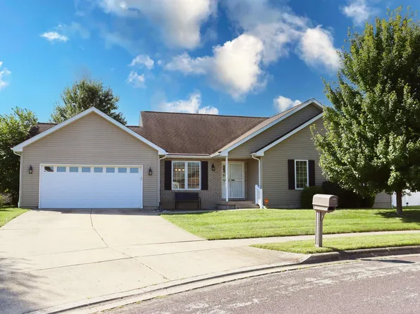 1908 Vicksburg Ct, Pekin, IL 61554