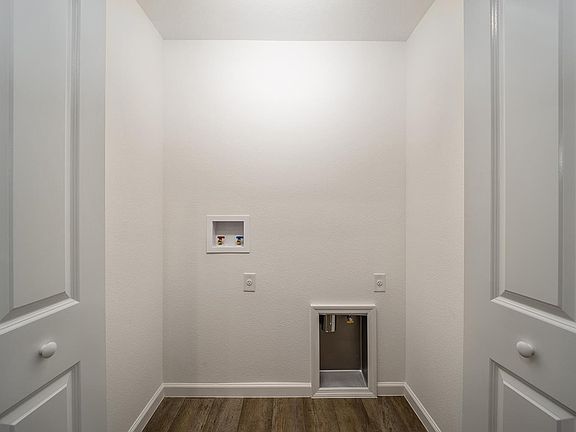 4th image of 3402 Melissa Ln