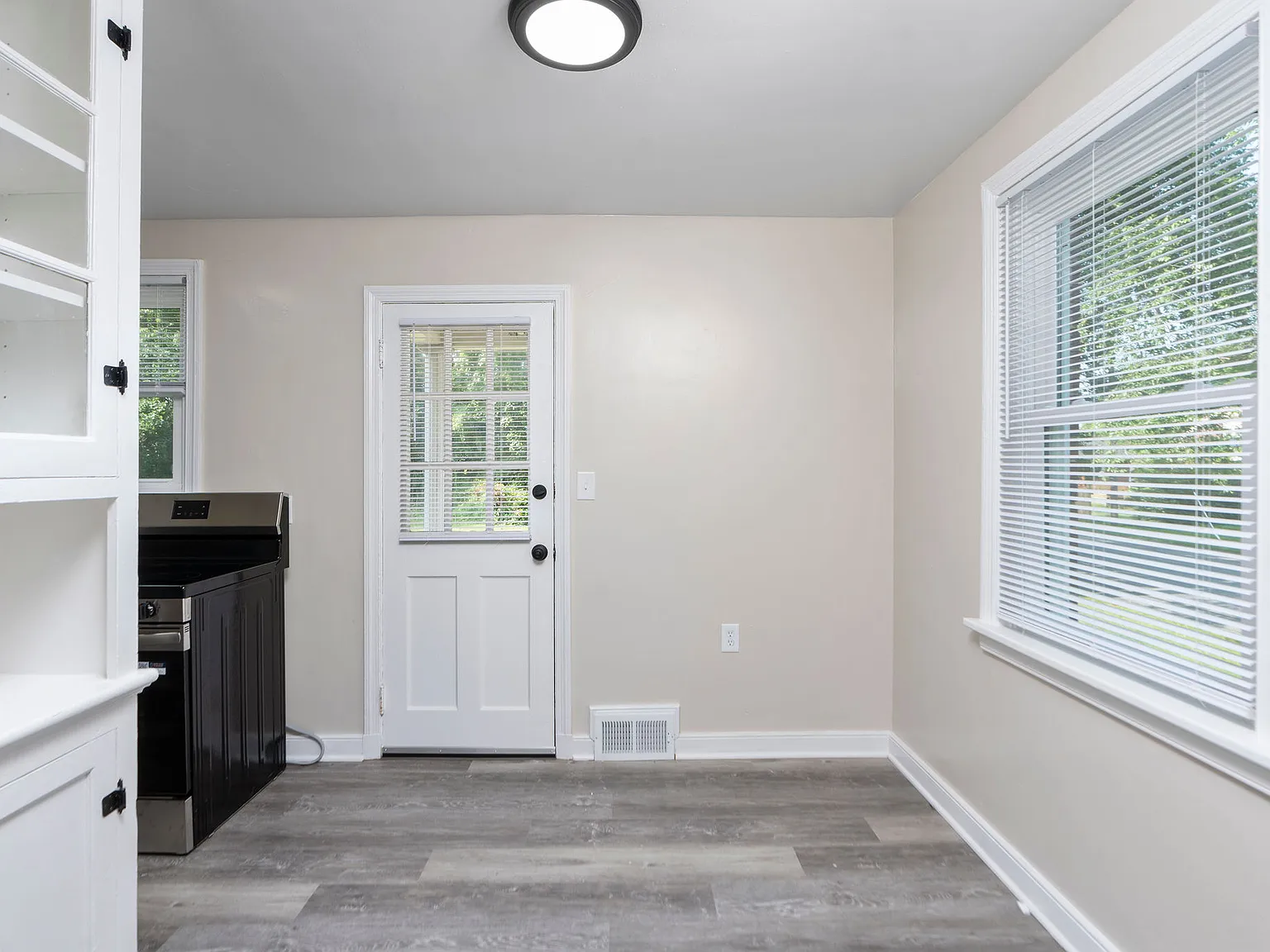 2 bed, 825 sqft, $1,425 — Photo 4