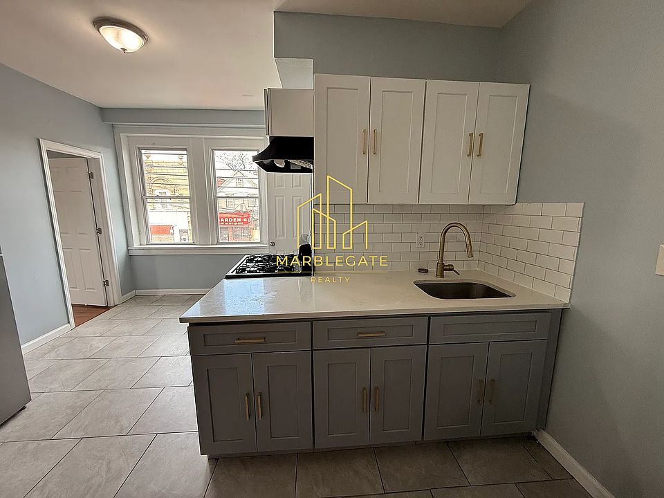 1st image of 300-301 Lyons Ave #6AZ