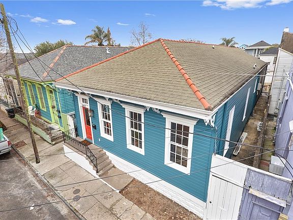 2nd image of 2427 Royal St
