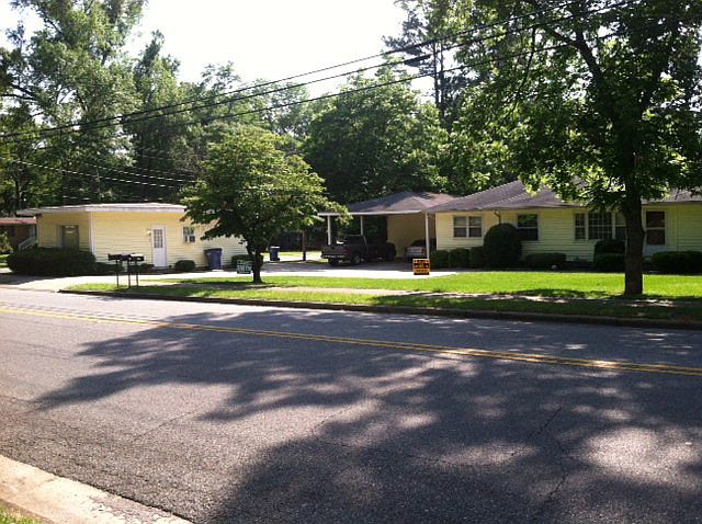 1st image of 433 Warthen St