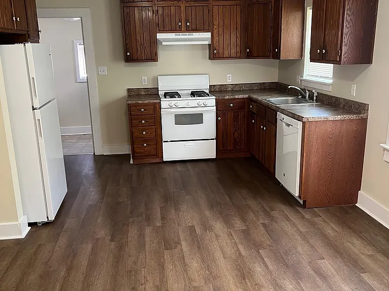 2934 Park Ave — Photo 4