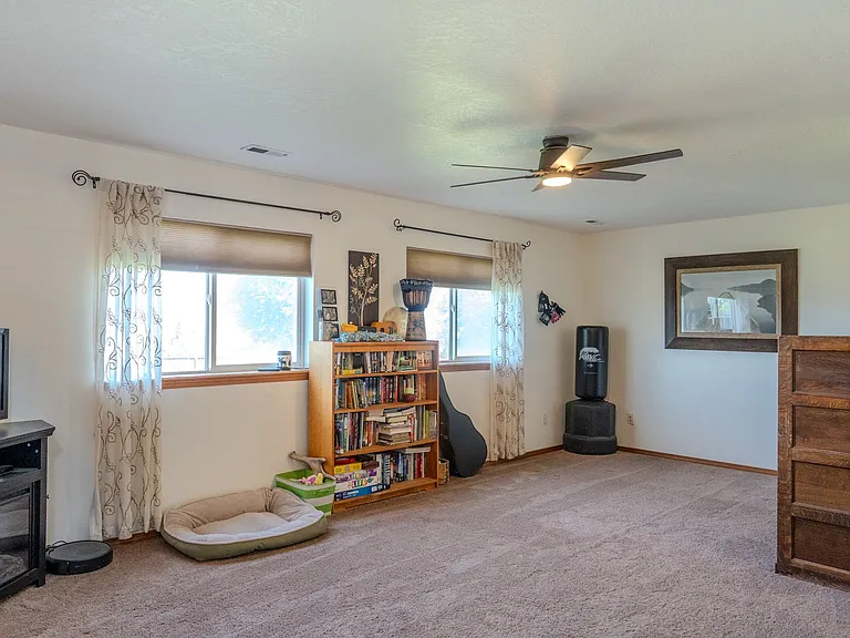 3925 N Graphite Ct — Photo 12