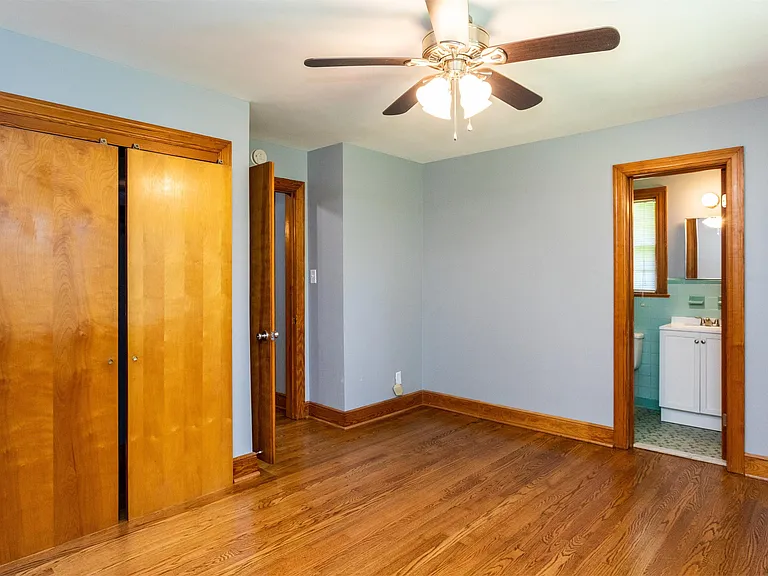 300 Tyson Ave — Photo 6