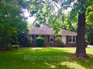 910 Dickens Dr, Wilmington, NC 28405