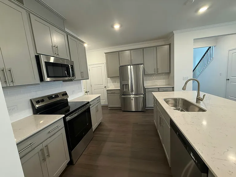 370 Beachcomber Dr — Photo 5