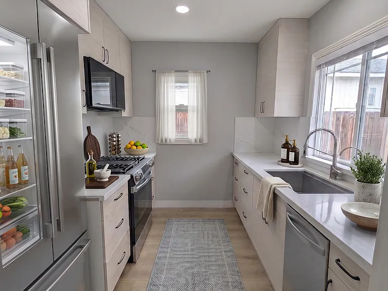 1681 Latham St #3 — Photo 1