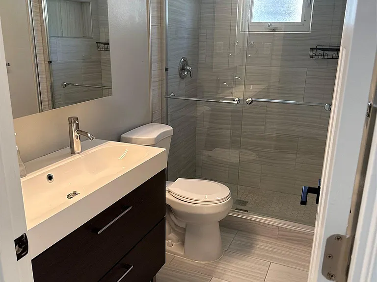 252 N Harvey St #1 — Photo 12