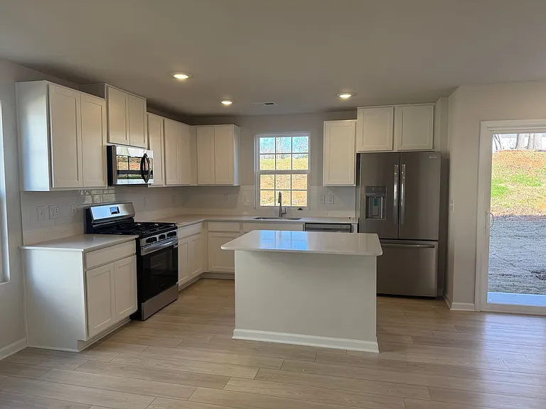 832 Powder Branch Dr — Photo 4
