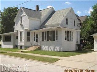 920 S Madison St, Bloomington, IL