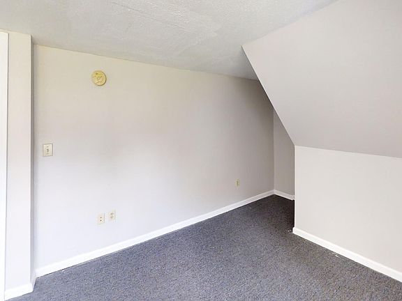 3rd image of 311 Walnut Ave #B