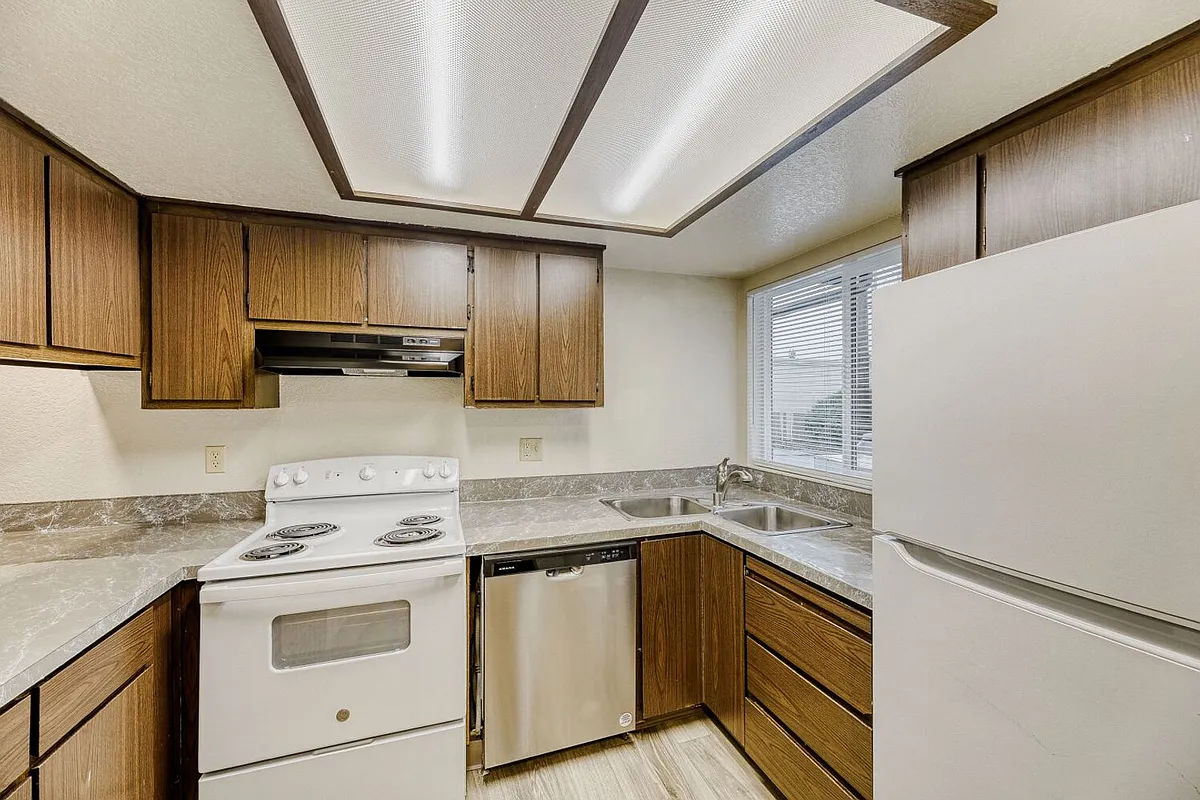 Building Photo - 6911 Rainier Dr #3