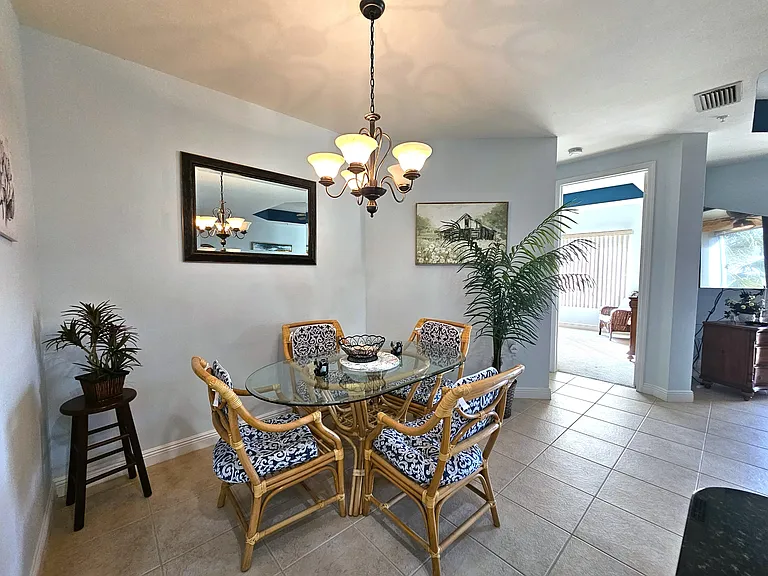 1405 Sweetwater Cv #204 — Photo 9