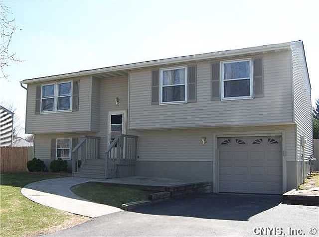 1st image of 4914 Dahlia Cir