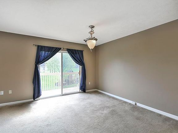 5th image of 501 Pine Valley Dr