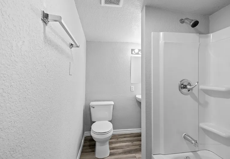 133 W 13th Ave #A — Photo 9