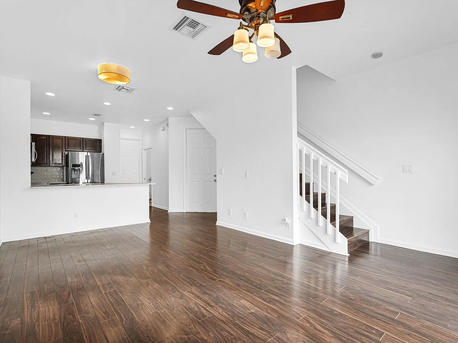 3 bed, 2.5 bath, 1394 sqft, $2,550 — Photo 4