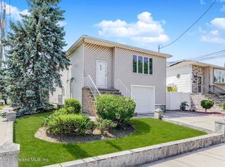 622 Barlow Ave, Staten Island, NY 10312