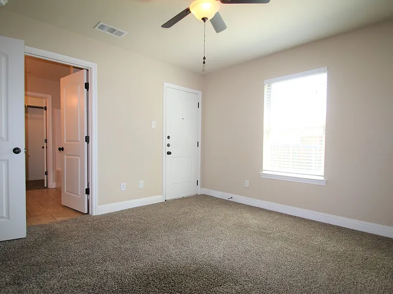 131 Sunburst Ct — Photo 8