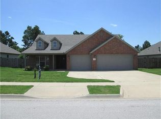 8445 W Vista Terrace Dr, Fayetteville, AR 72704