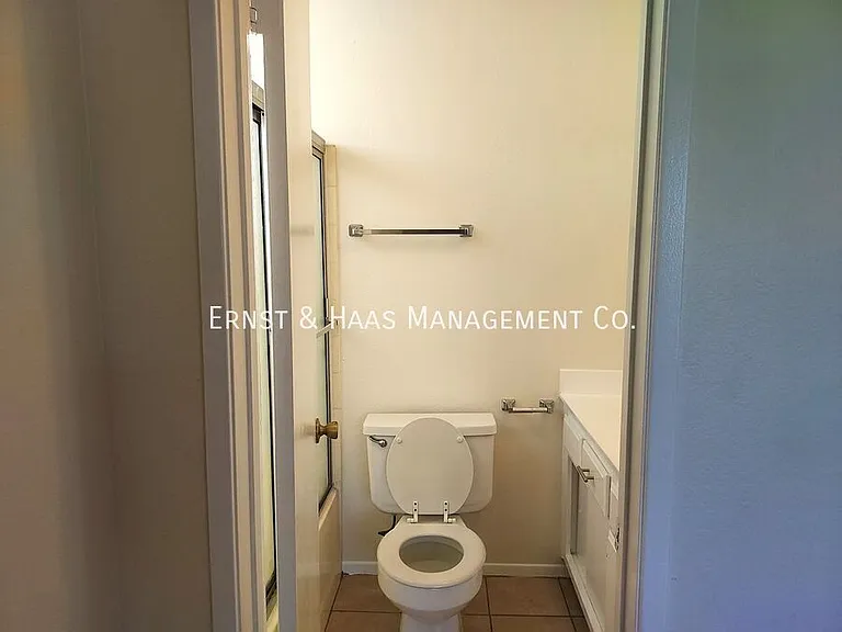 1080 Saint Louis Ave #304 — Photo 13