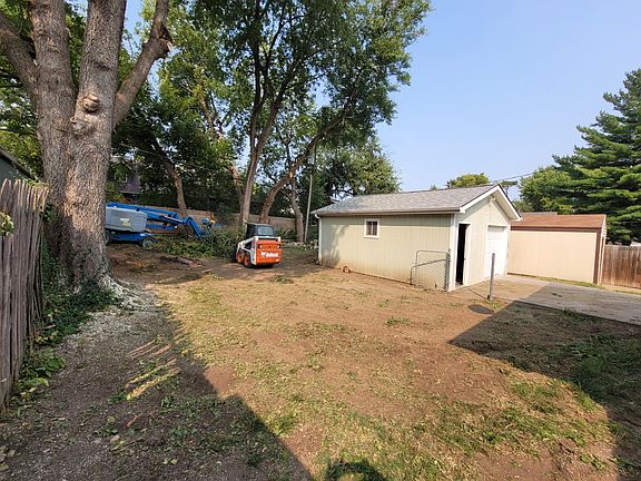 2nd image of 2660 Sewell St