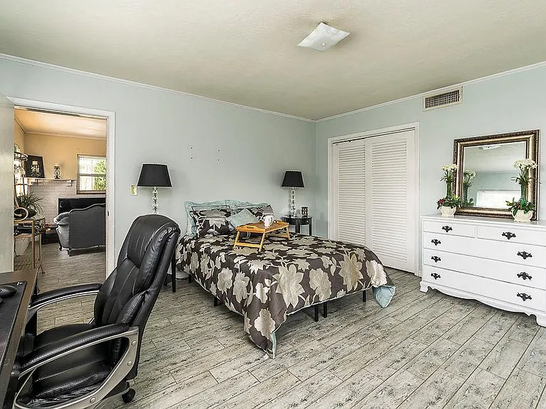 11 S University Cir — Photo 26