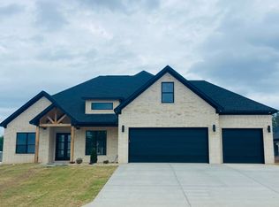 6070 Majestic Waters Dr, Benton, AR 72019