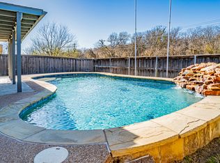 4822 Sapphire Ln, Granbury, TX 76049