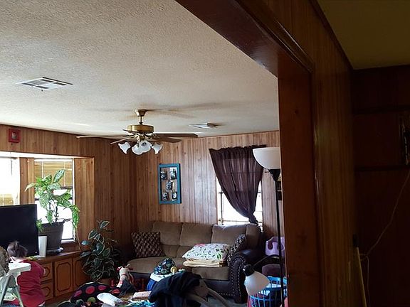 4th image of 330 W 7th St