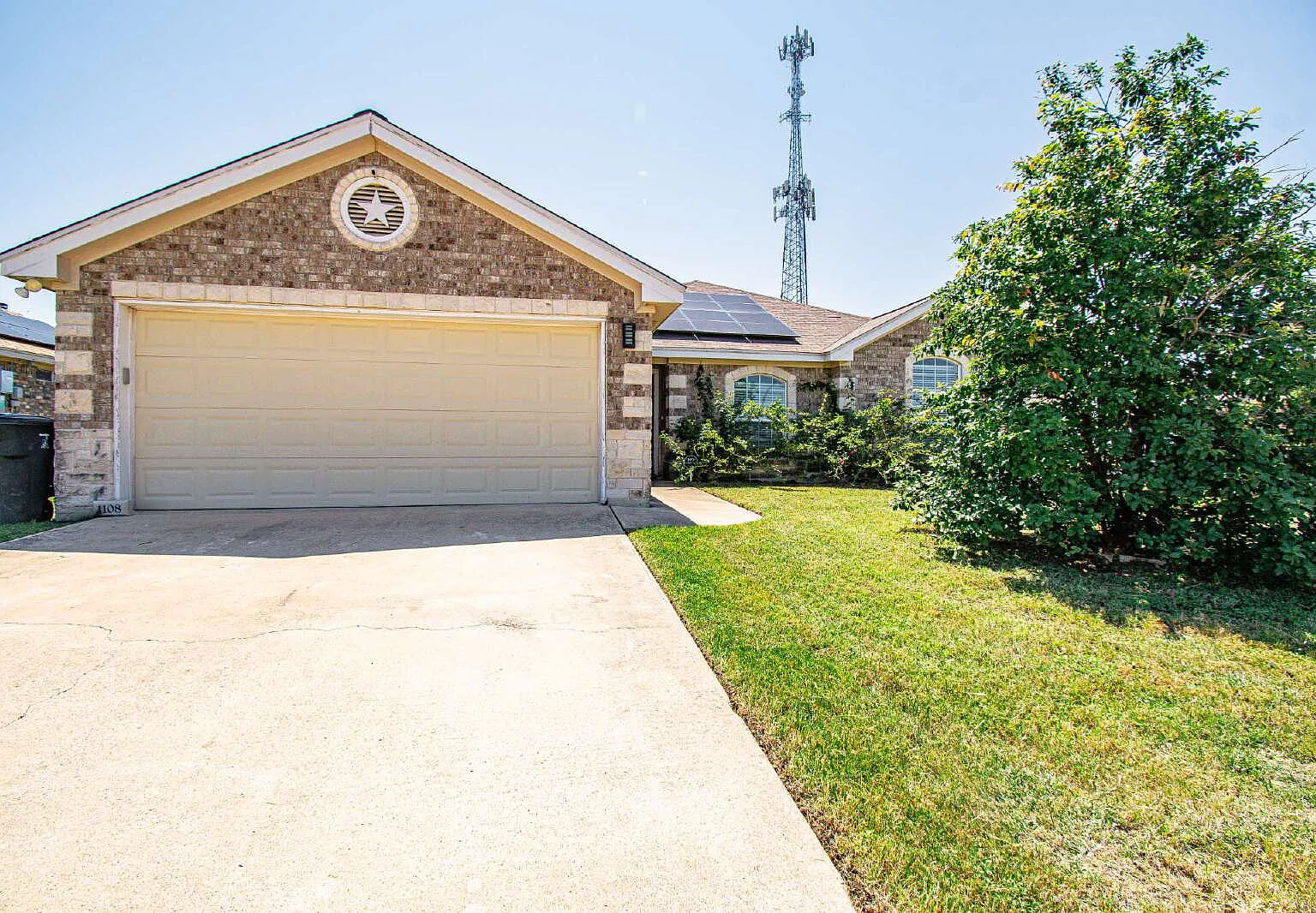 4 bed, 2.0 bath, 1541 sqft, $1,550 — Photo 1