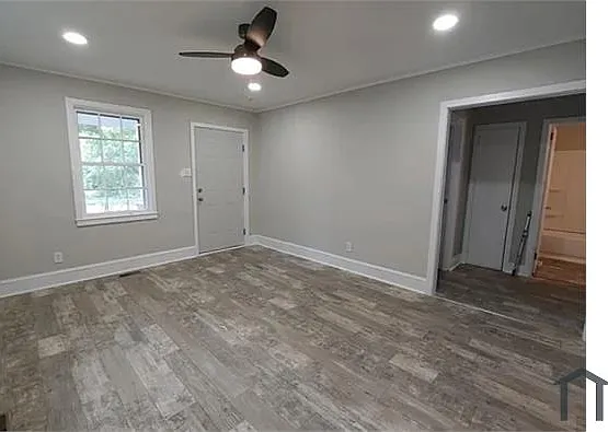 1114 Henderson Ave — Photo 10