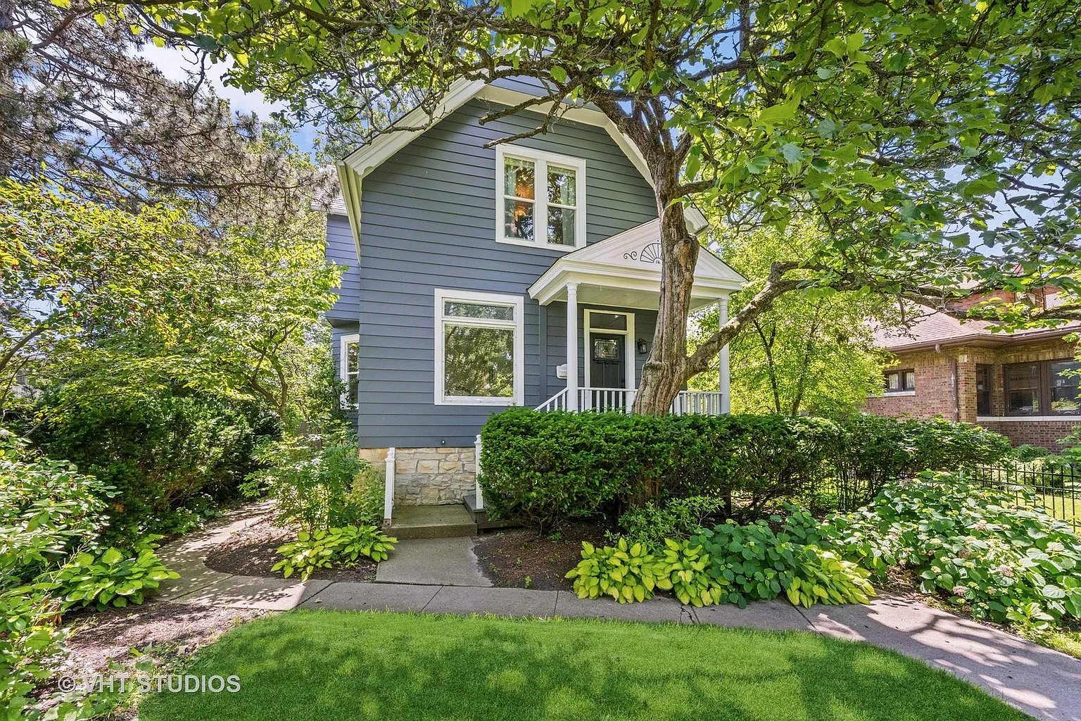 711 Park Ave photo 1
