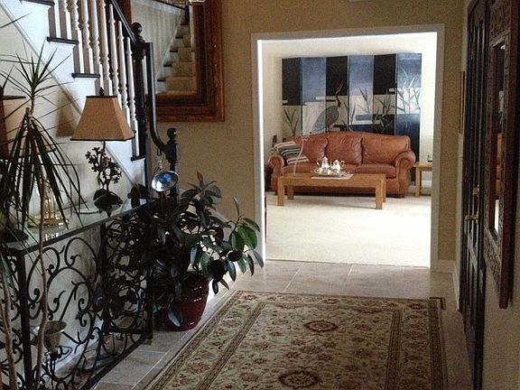 3rd image of 1423 Stevenson Dr