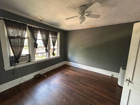2nd image of 1502 Davis Ave