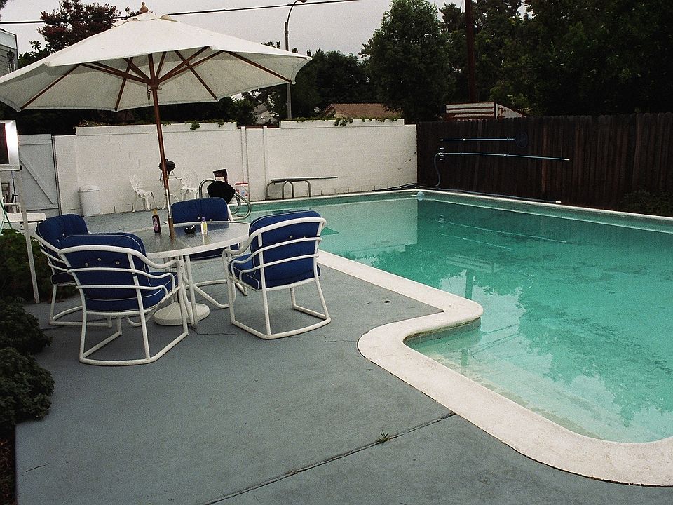 2nd image of 7052 Rhea Ave