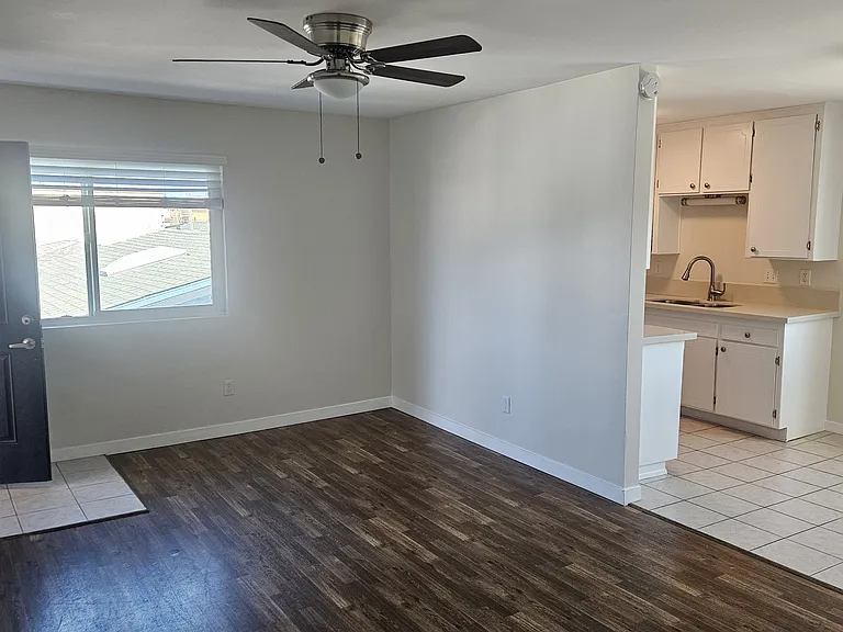 138 Ebony Ave #LOWER A — Photo 4