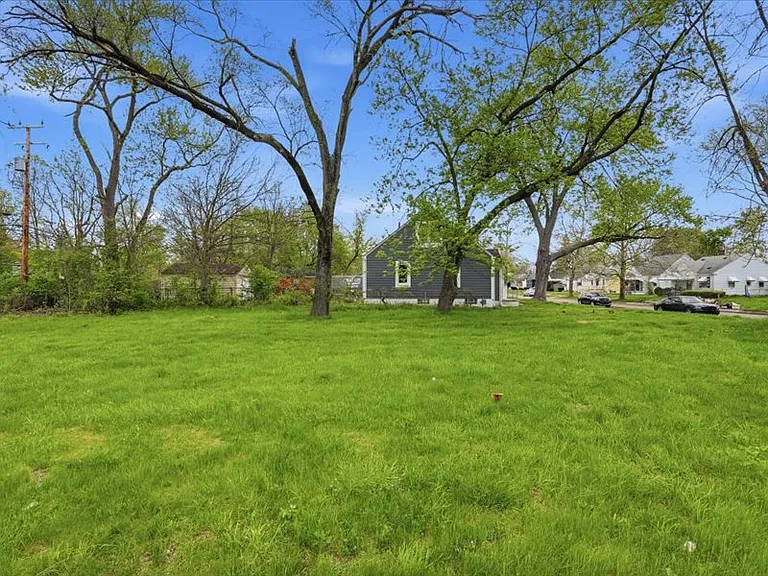 19417 Glastonbury Rd — Photo 25