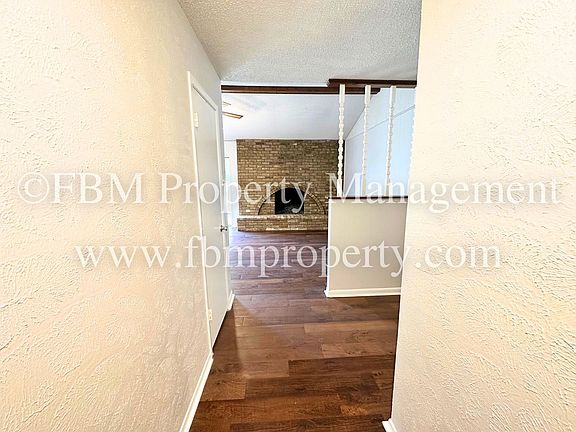 3rd image of 1708 Meadow Ln