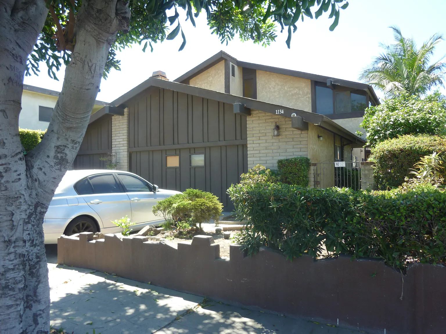 2 bed, 800 sqft, $2,300 — Photo 1