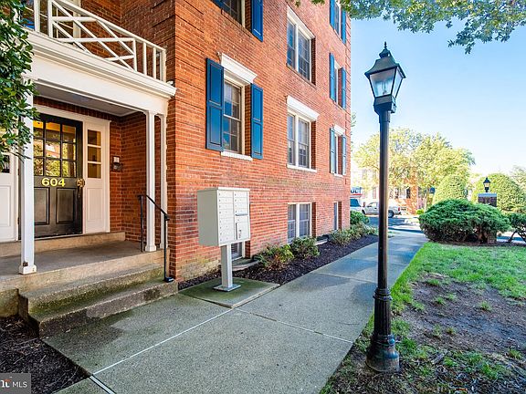 2nd image of 604 Bashford Ln Unit 2122