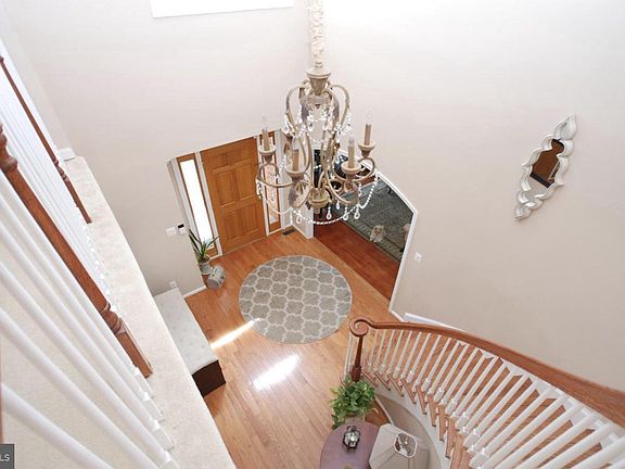 3rd image of 8410 Copperleaf Ct