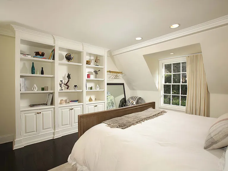 2050 Laurel Canyon Blvd — Photo 22