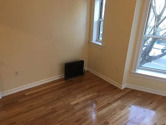 Rented by Premier Metro Realty Corp | media 42