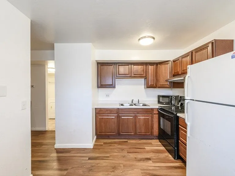 2523 S Lakecrest Dr — Photo 9