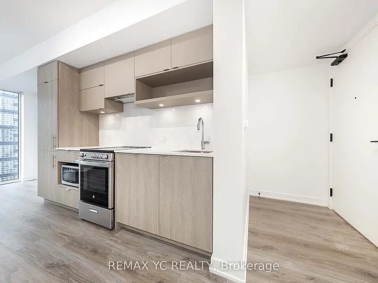 100 Queen St E #3301 — Photo 4