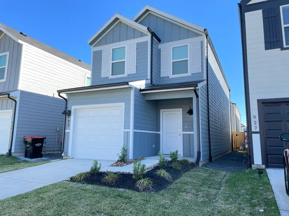 923 Moon Drop Ln, Houston, TX 77090