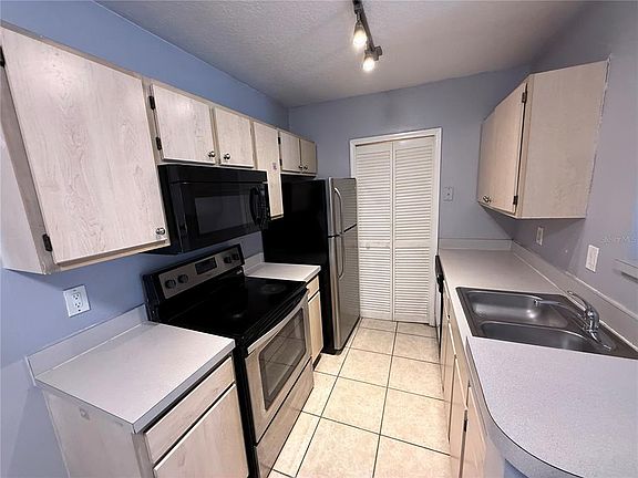 5th image of 4328 S Kirkman Rd Unit 1303